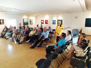 SALA CHEIA COM VOLUNTÁRIOS